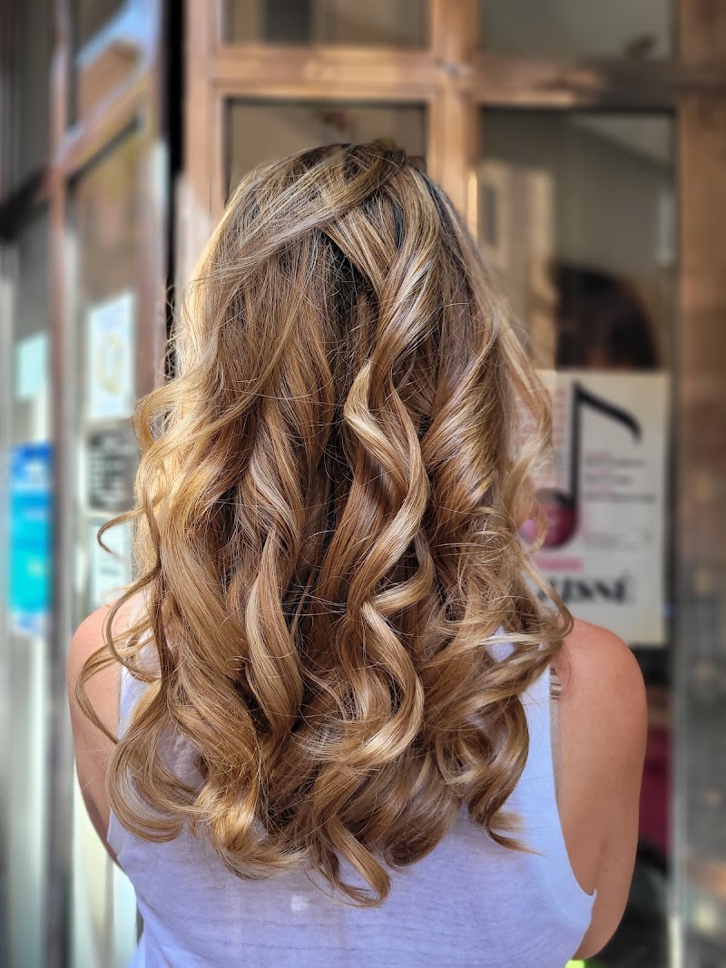 Peluquería y Estética Velázquez - Coiffure Valladolid - OneBooking