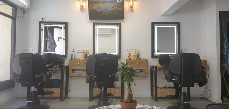 Peluquería corte Omar - Coiffure Barcelona - OneBooking
