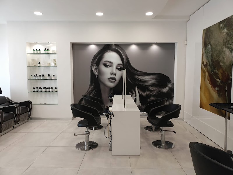 Fanelli Hair Trend - Coiffure Latina - OneBooking