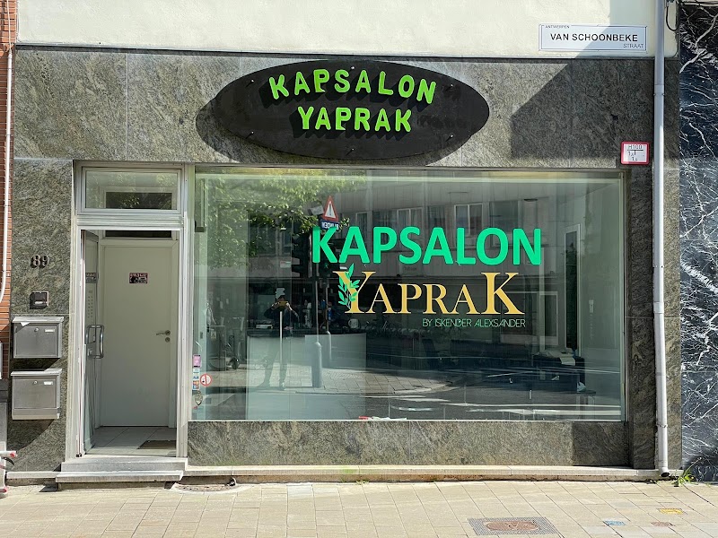 Hairdresser Yaprak - Coiffure Antwerp - OneBooking