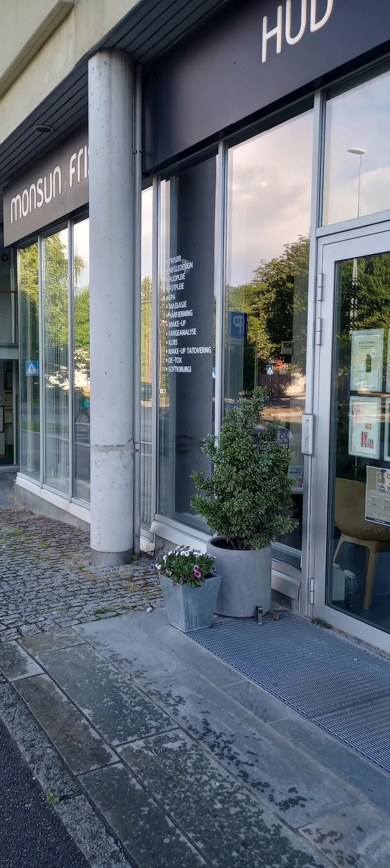 Monsun frisør - Coiffure Kristiansand - OneBooking