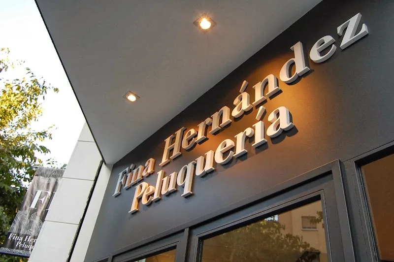 FINA HERNÁNDEZ PELUQUERÍA FH