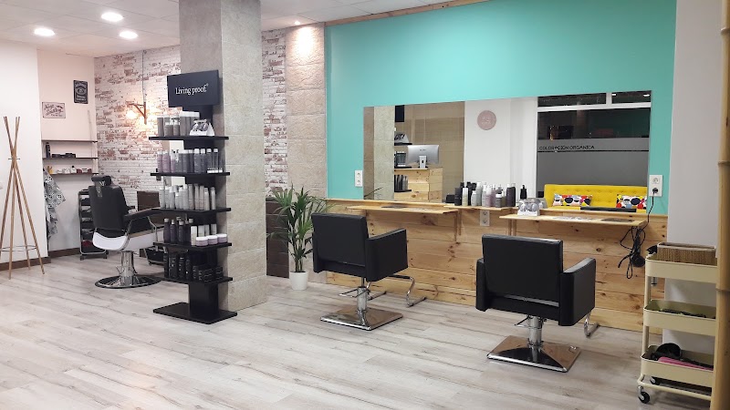 BAMBÚ peluquería&barberia - Coiffure Almería - OneBooking